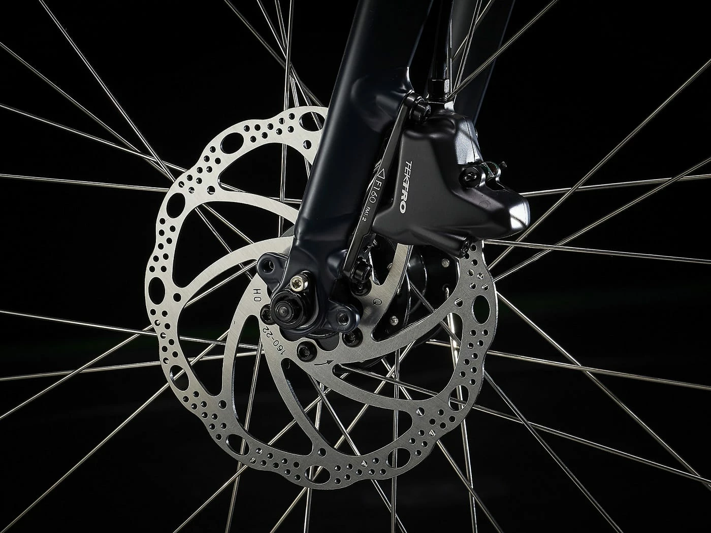 Trek FX 2 Disc Satin Nautical Navy 5 Trek FX 2 Disc Satin Nautical Navy – Image 3