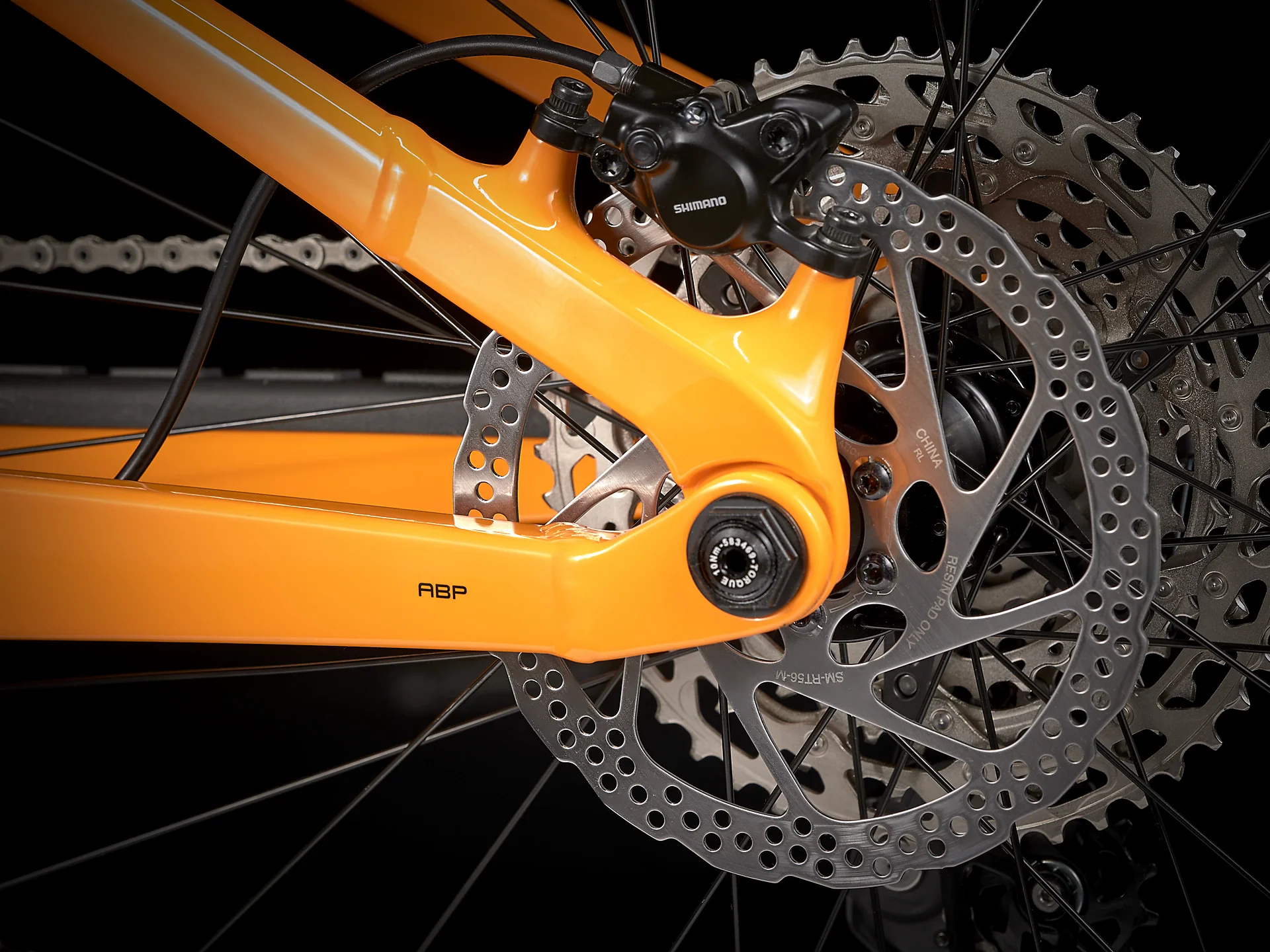 Trek Fuel EX 5 Deore Lithium Grey/Marigold 7 Trek Fuel EX 5 Deore Lithium Grey/Marigold – Image 5