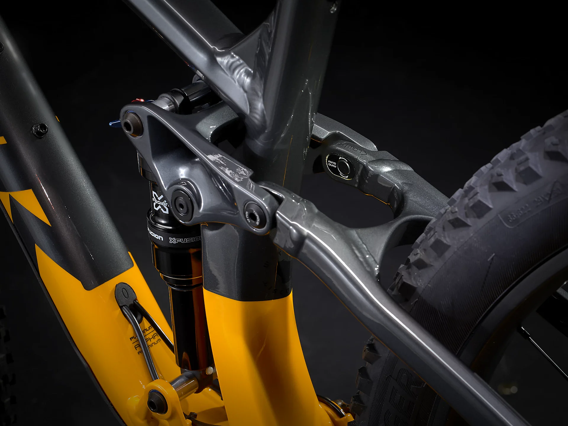 Trek Fuel EX 5 Deore Lithium Grey/Marigold 9 Trek Fuel EX 5 Deore Lithium Grey/Marigold – Image 7