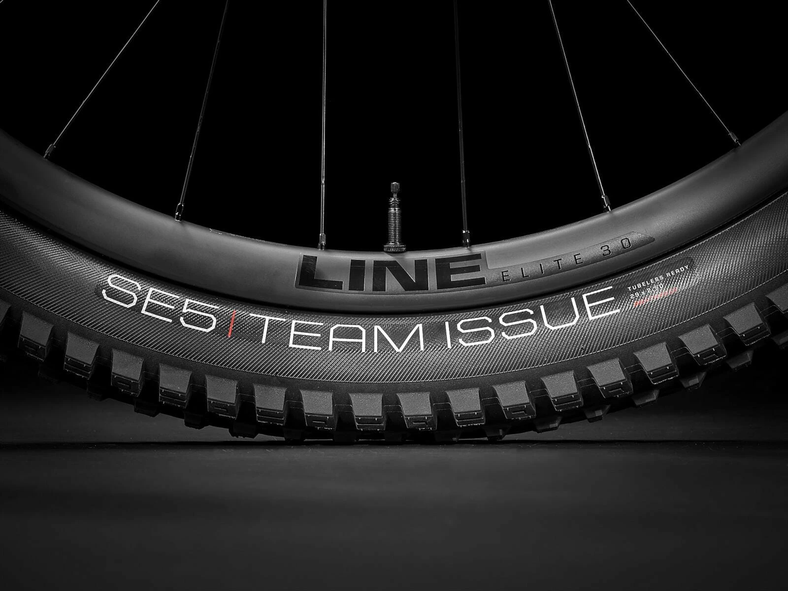 Trek Fuel EX 7 Gen 6 Matte Dnister Black 12 Trek Fuel EX 7 Gen 6 Matte Dnister Black – Image 10