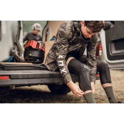 Genouillères Fox Enduro Pro Knee Guard 17 Genouillères Fox Enduro Pro Knee Guard -Promos Vélos Magasin genouilleres fox enduro pro knee guard 1 7